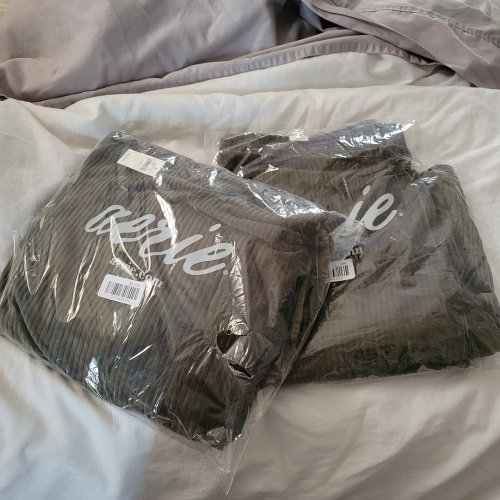 Brand new Aerie outfit olive green